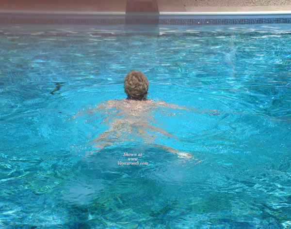 Pic #1 Girlfriend In Pool Part  1