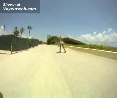 Pic #1Pantieless Amateur:&nbsp;Rollergirl