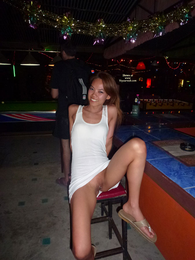 Pic #1Pantieless Girl:&nbsp;*PU Upskirts In Samui Bars - Part 3 - Pantieless Girls