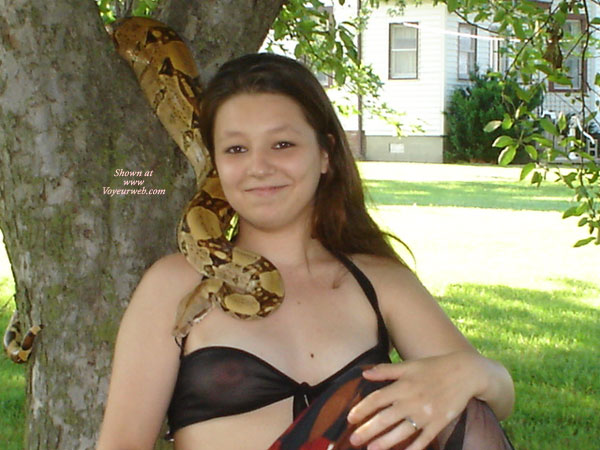 Pic #1 Dani Plays Eve