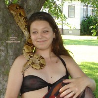 Dani Plays Eve