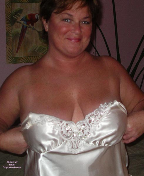 Pic #1Bedroom Shapshots