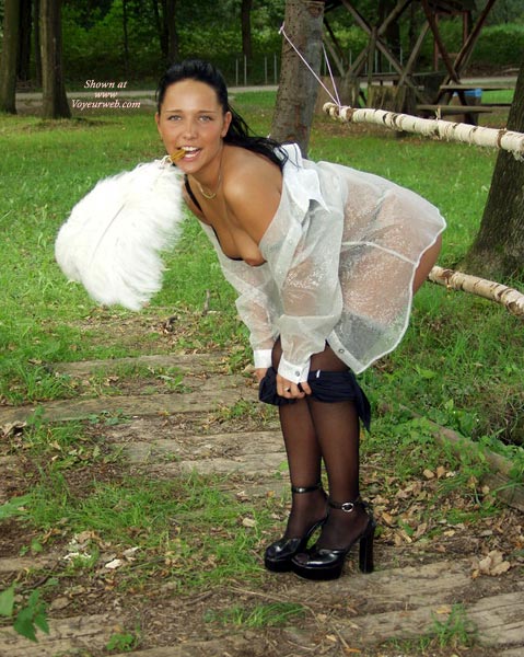 Pic #1 Ines Flashing In The Park