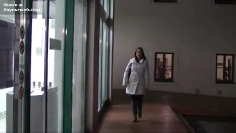 Pic #1Nude Girl:&nbsp;*MFF Stripping At The Entrance - Nude Amateurs