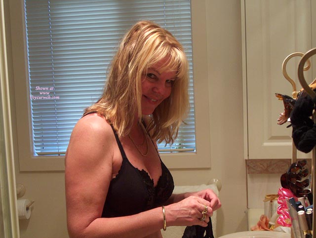 Pic #1 Louise Going Tarting