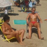Pic #1 Amigas - Beach