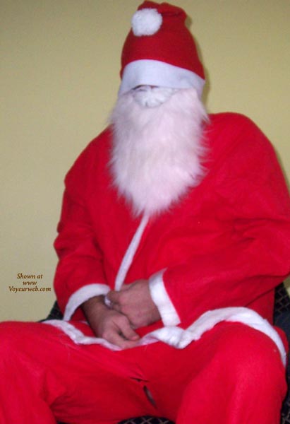 Pic #1M* Santa Comes...