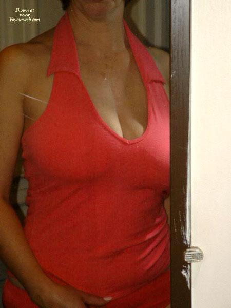 Pic #1 Katie Kleavage In The Mirror