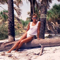 Pic #1 Island Girl