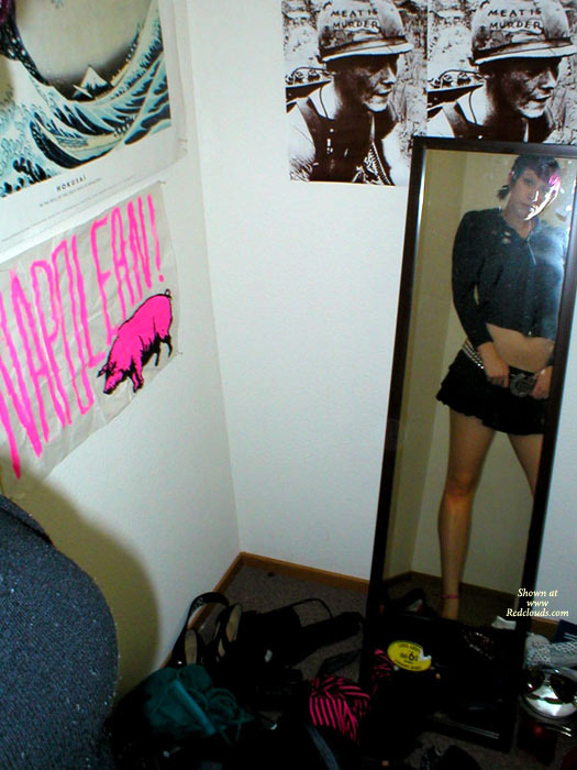 Pic #1Killy: Playing Peekaboo!