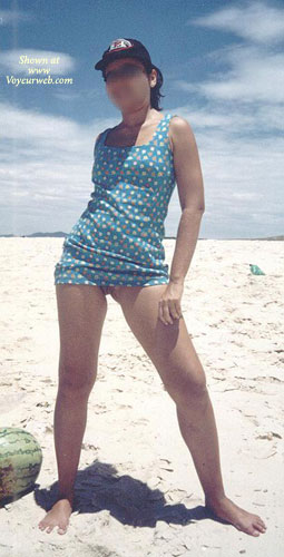 Pic #1 Gostosa At The Beach Part 5