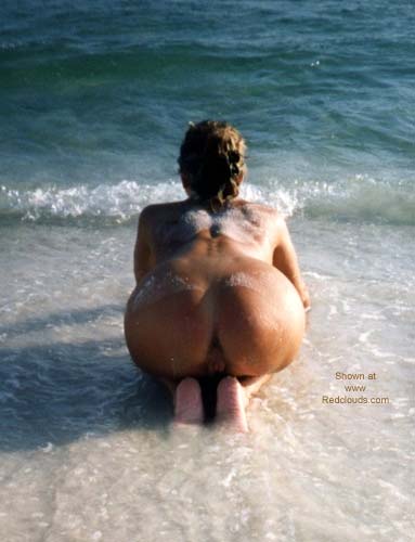 Pic #1*SW Shaved Beth on The Beach