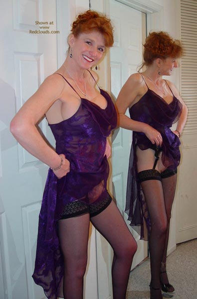 Pic #1Sandy - Redheaded Spread Pussy M.I.L.F.