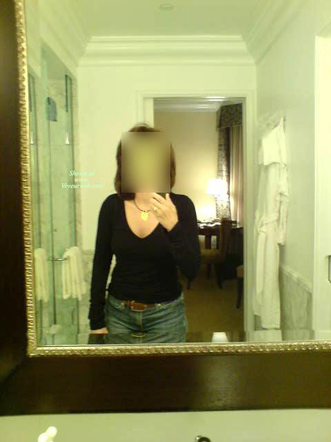 Pic #1Sexy Exec In The Us