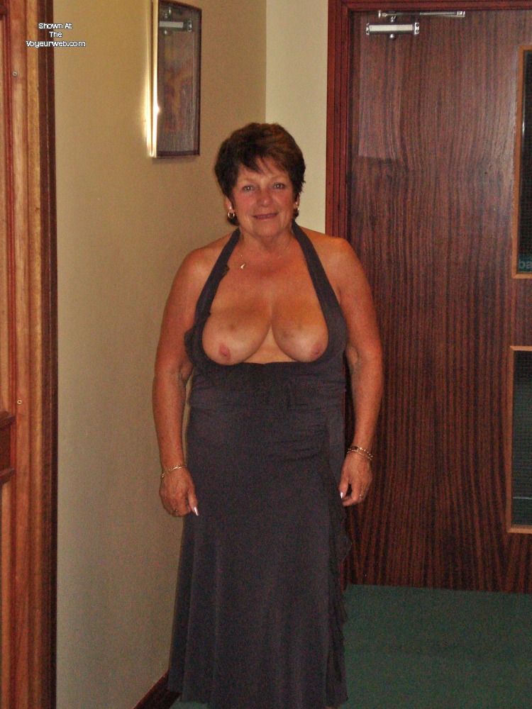 Pic #1 Large tits of a neighbor - Sexy M