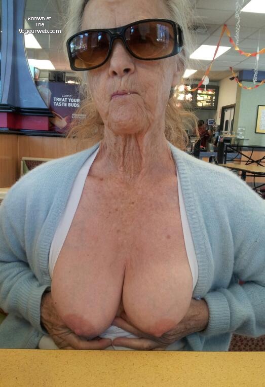 Pic #1 Large tits of my wife - ann d