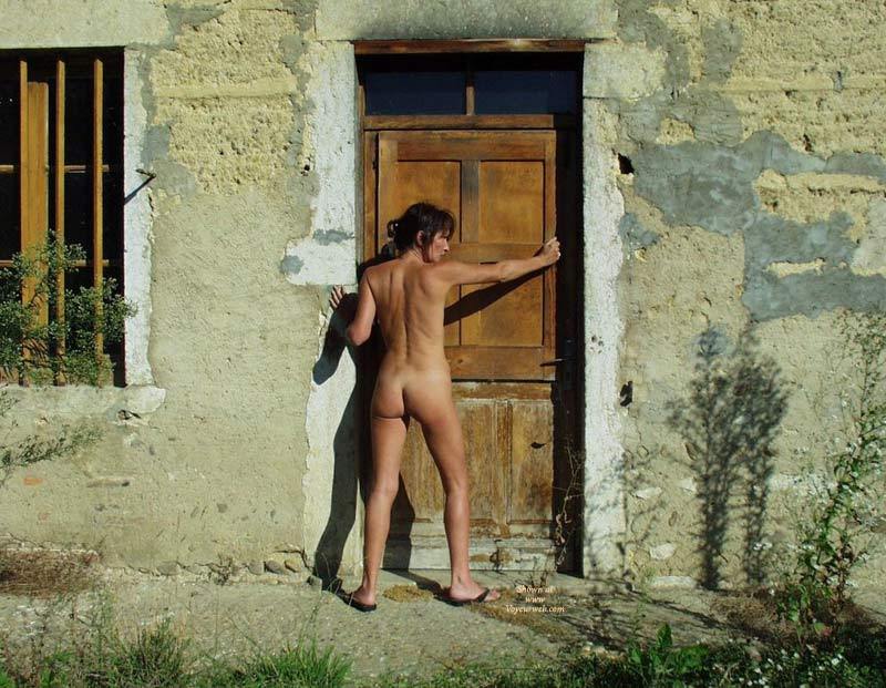 Nude From Rear In Rustic European Doorway - Brunette Hair, Naked Girl, Nude Amateur , Naked Outside, Sexy Toned Back, Abandoned House Naked, Tanned Body, Naked Rear View, Vonderful Tan And Tanlines, Small Ass, Brunette Hair, Cute Ass, Naked In Doorway, Locked Out Naked
