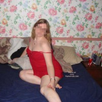 Pic #1Kitten Eyes In Red