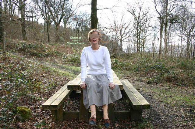 Pic #1Anne 57 (yo) In Public