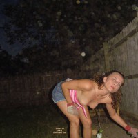 Sweetcakes Loves To Garden