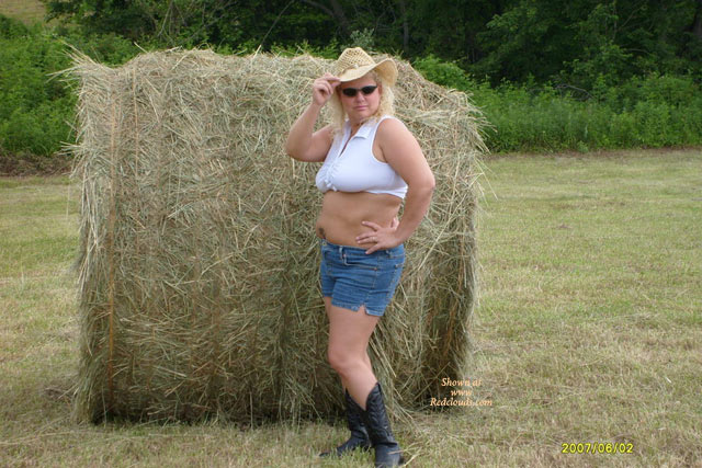 Pic #1On The Farm