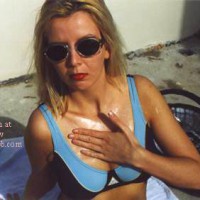 Suzy On Terrace 02 - DE