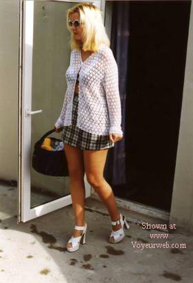 Pic #1Suzy on Terrace 01 - DE