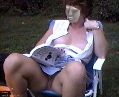 Pic #1Wifeshows in Park