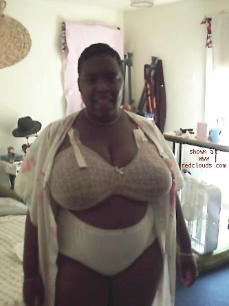 Pic #1Kadisia Loves To Pose