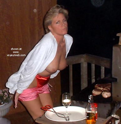 Pic #1BJ      Serves Steak-n-Tail