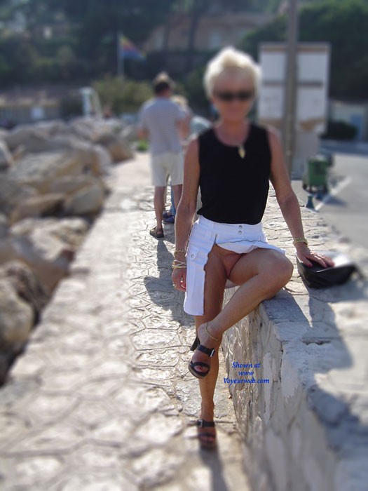 Pic #1Mon Minou en Public - Public Exhibitionist, Public Place