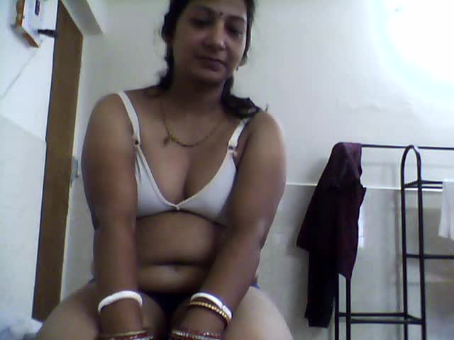 Pic #1Love U - Brunette, Blowjob