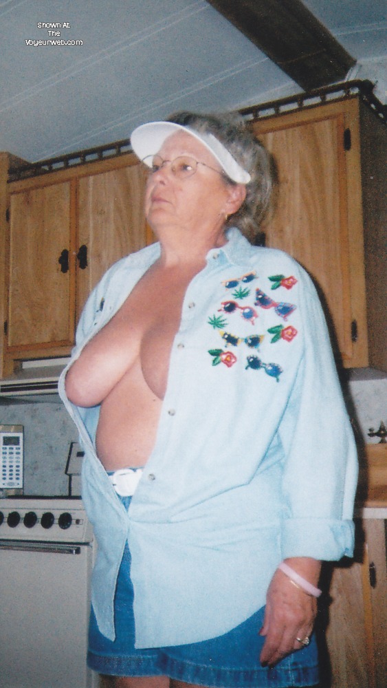 Pic #1 My large tits - marie