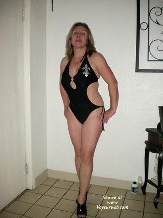 Pic #1Teasing - Modeling 2 - Dressed, High Heels Amateurs