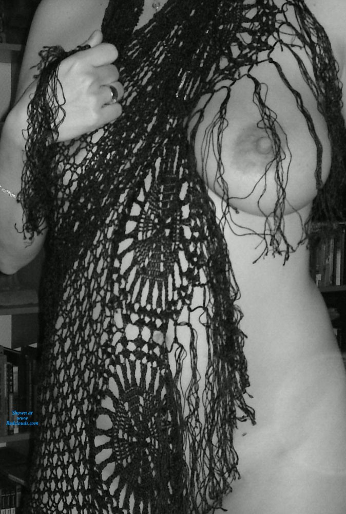 Pic #1Bella - Shaved