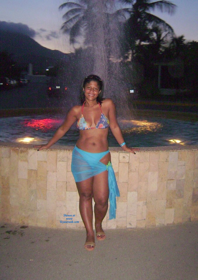 Pic #1Yesika I - Brunette, Bikini Voyeur