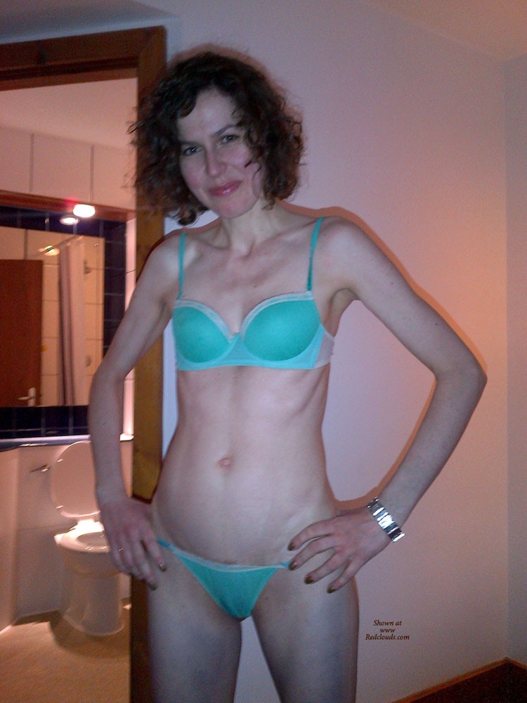 Pic #1Maria Returns - Brunette, Small Tits, Bush Or Hairy