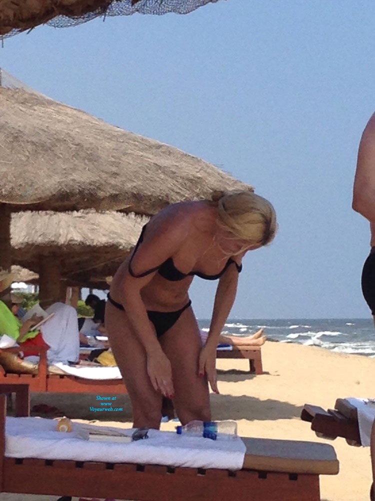 Pic #1Hottie On An Indian Beach - Beach