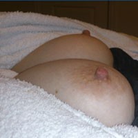 Pic #1 Wifes Sexy Cleveage and Tits - Big Tits, Wife/wives, Round Tits