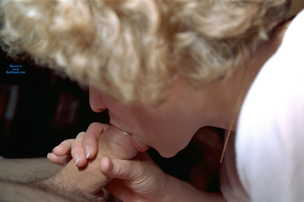 Pic #1Aus dem Archiv - Bush Or Hairy