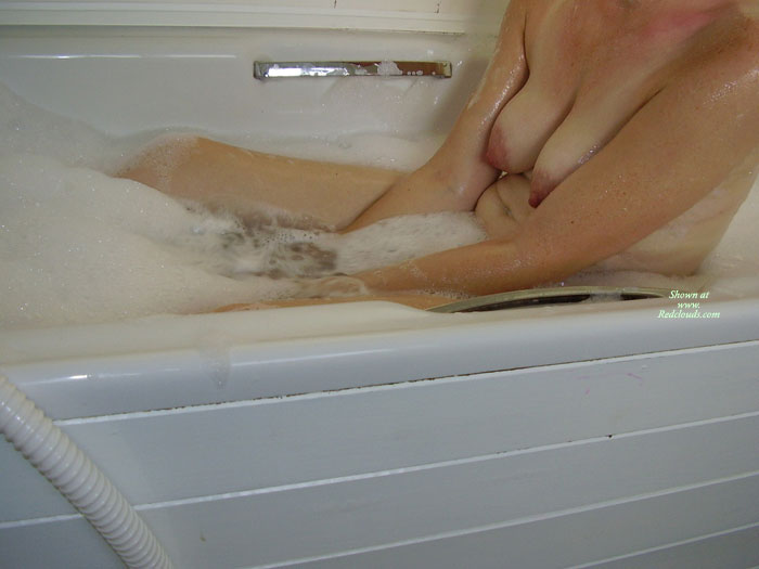 Pic #1Charlotte Takes A Bath : 1st Post