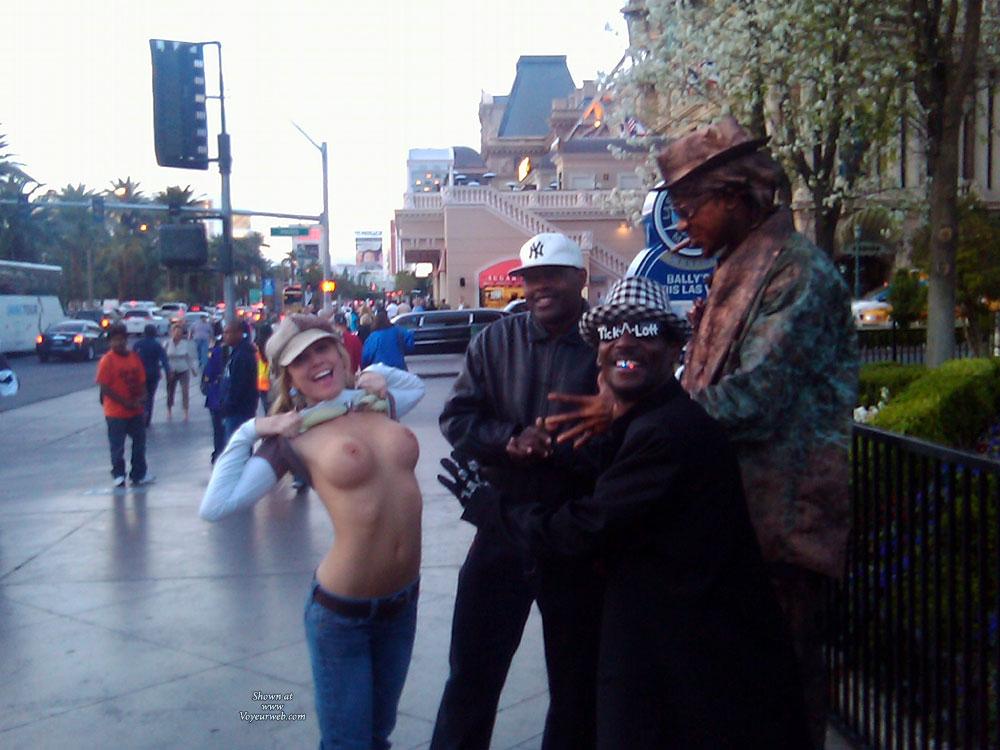 Pic #1Another Trip to Vegas - Public Exhibitionist, Public Place