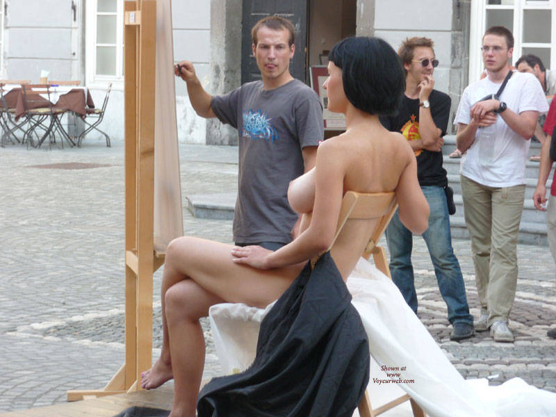 Pic #1*BK Nude3 Drawing In The City 2