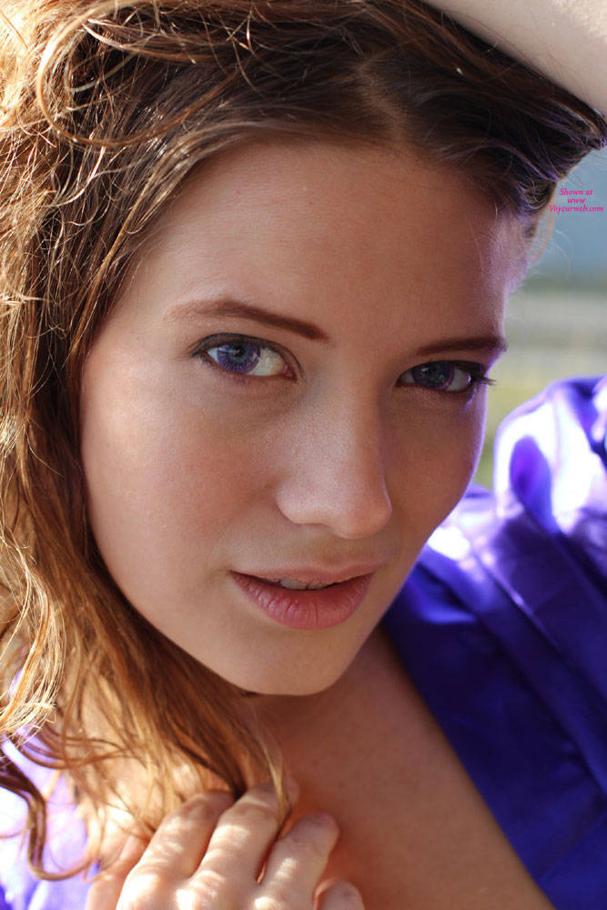 Pic #1Nude Amateur:&nbsp;Looking For An Audience