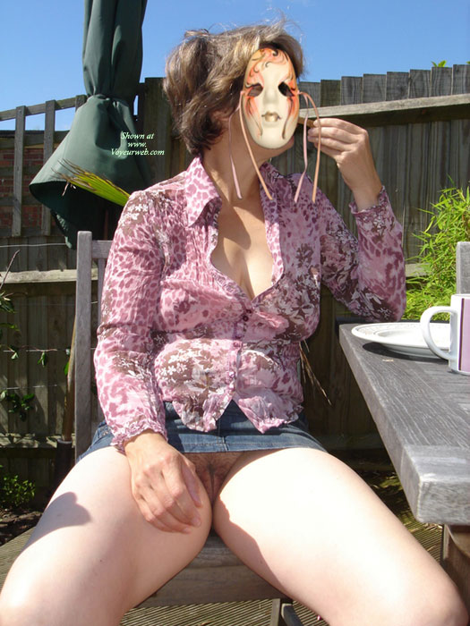 Pic #1 At Home With Anon Wife Uk