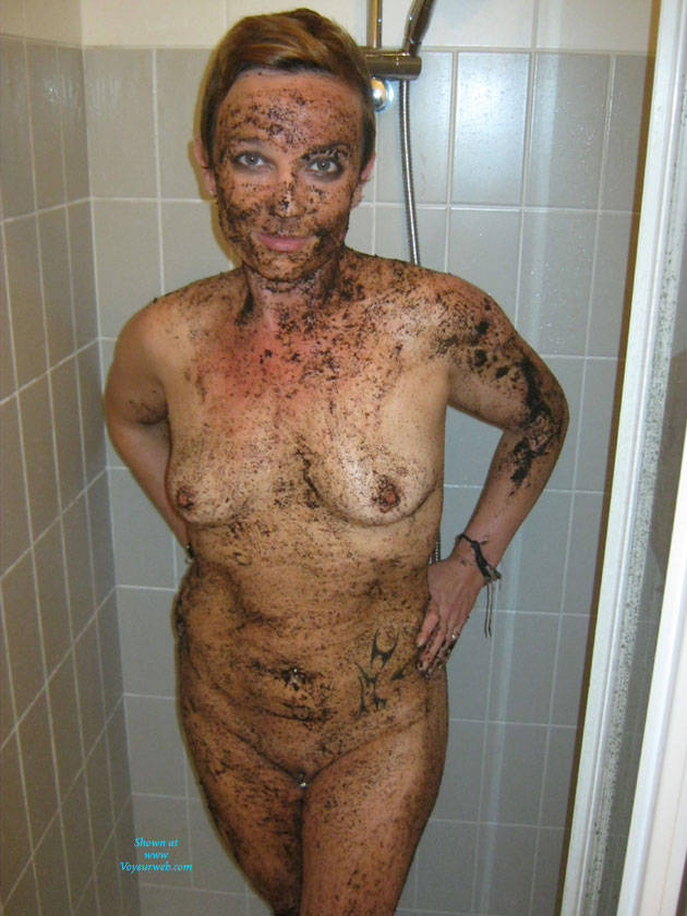 Pic #1 Mimi Cleans Up Her Act - Medium Tits