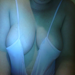 Pic #1Too Hot to Handle - Big Tits