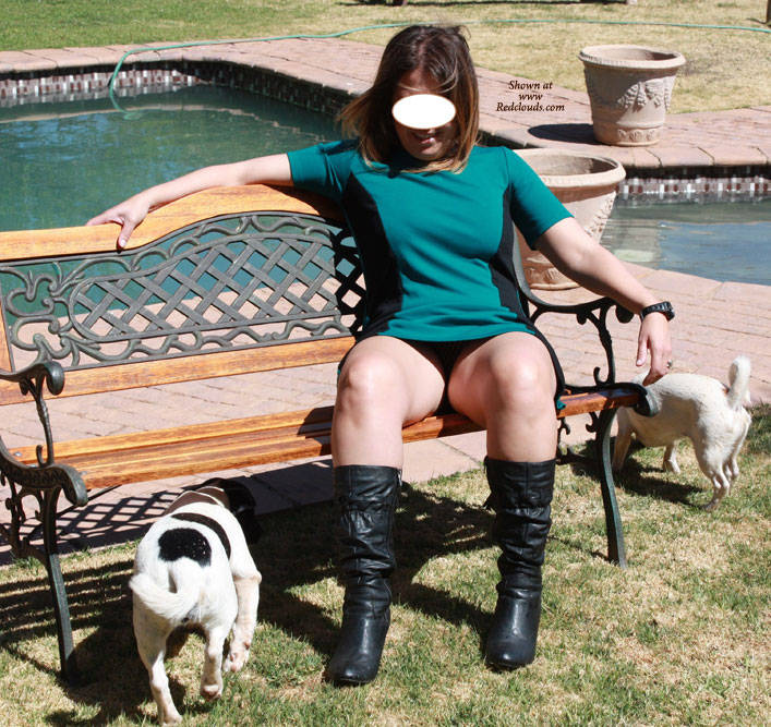 Pic #1At The Pool - Lingerie, Close-ups