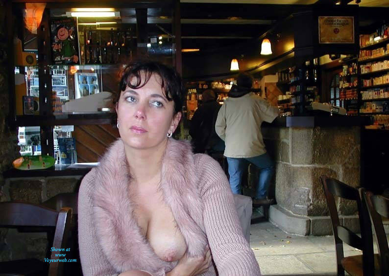 Pic #1A la Tienne - Flashing, Public Exhibitionist, Public Place, Brunette