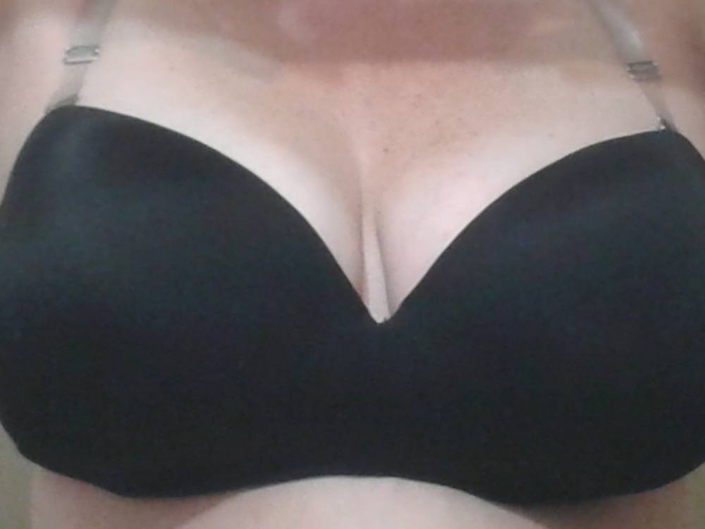 Pic #1 Very large tits of my girlfriend - OntFF's Girl